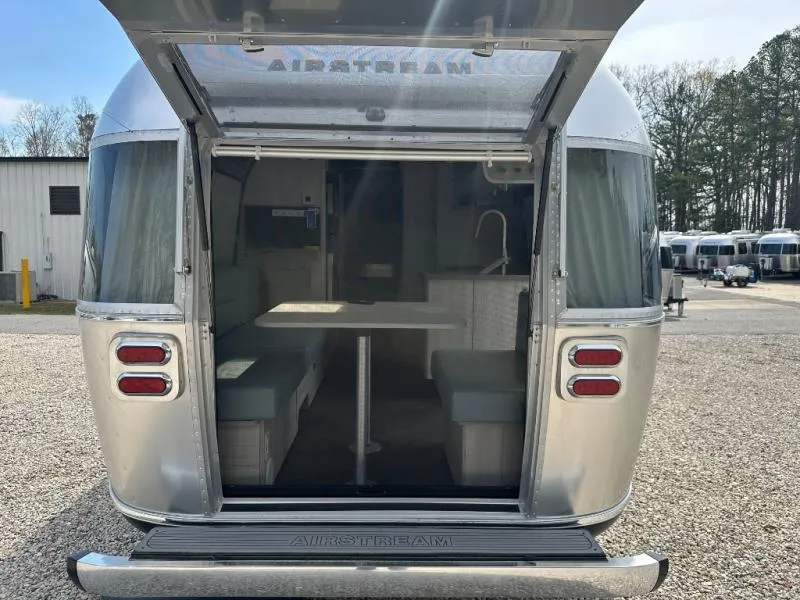 2026 Airstream International 25FB - Photo 2