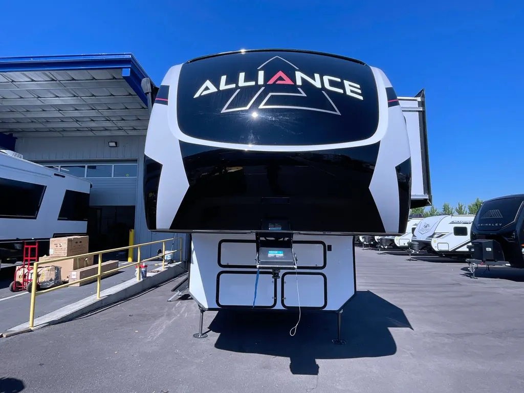 2023 Alliance RV Valor 37V13 - Photo 3