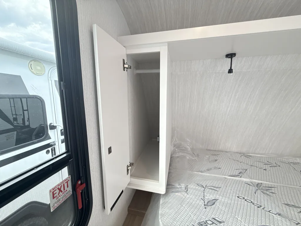 2027 Winnebago Micro Minnie 2108DS, Photos photo 17