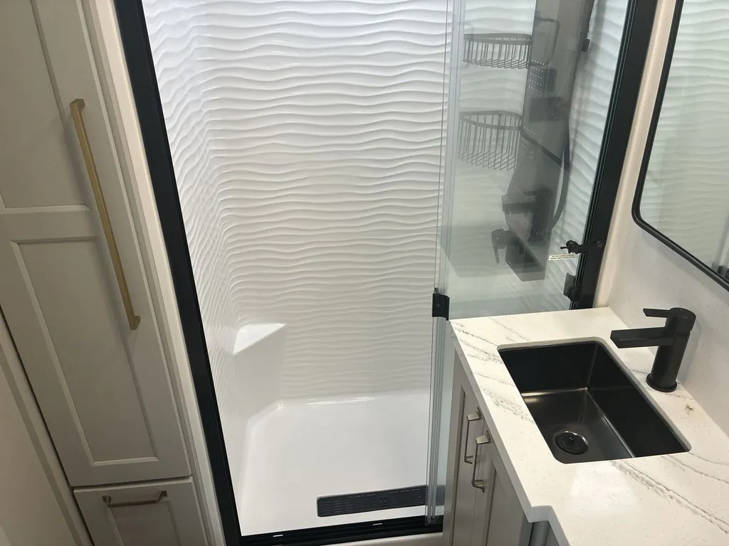 2026 Brinkley Model G 3950, Photos photo 16
