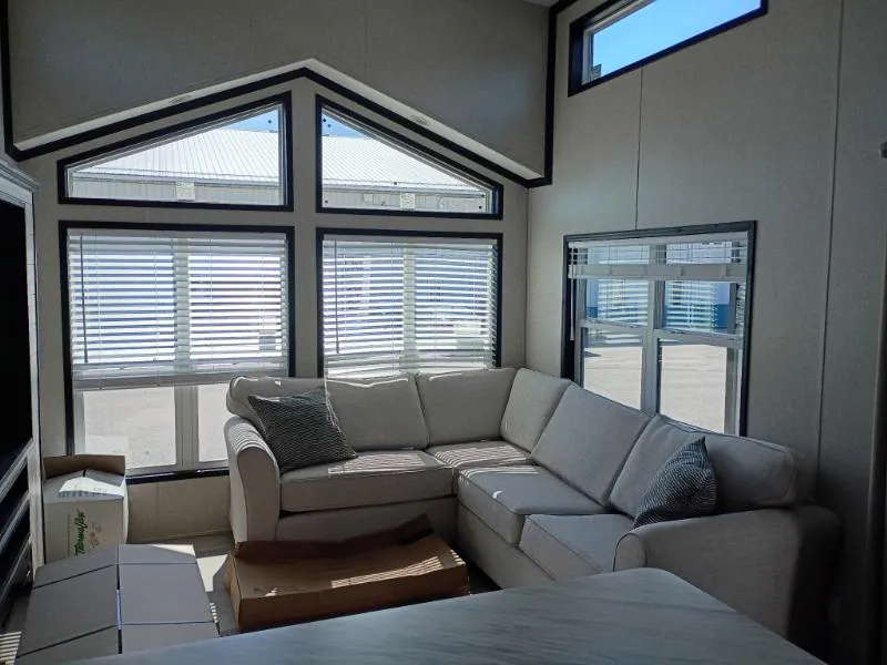 2027 Canterbury RV Parkvue P38-SKLL - Photo 4