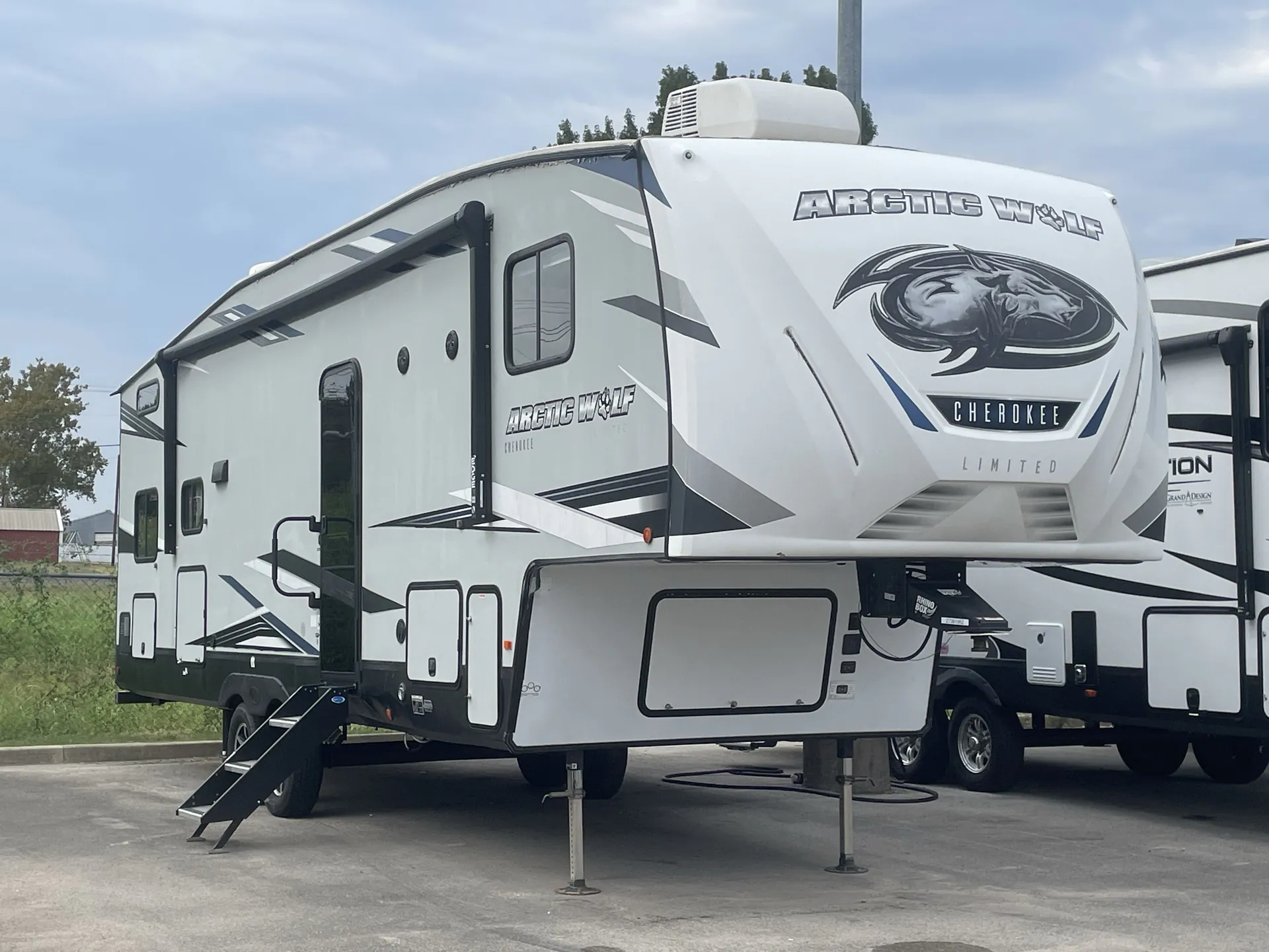 2021 Forest River Arctic Wolf 287BH - Photo 2