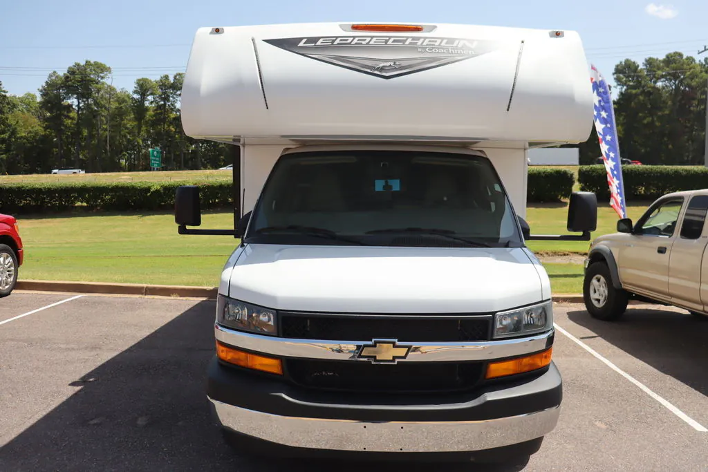 2024 Coachmen Leprechaun 220XG - Photo 3
