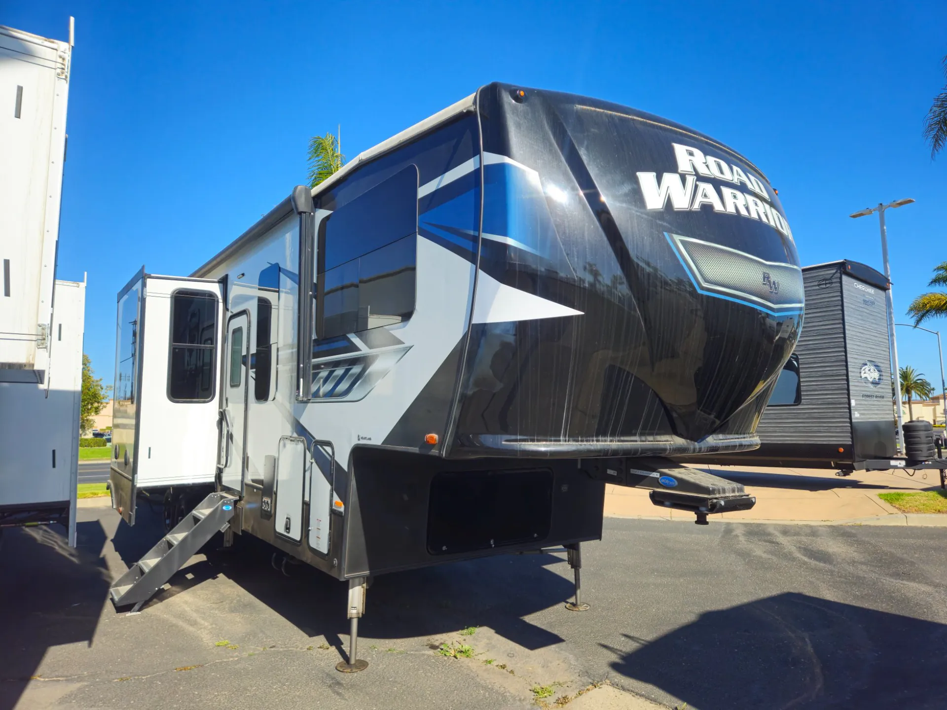 2021 Heartland Road Warrior 351