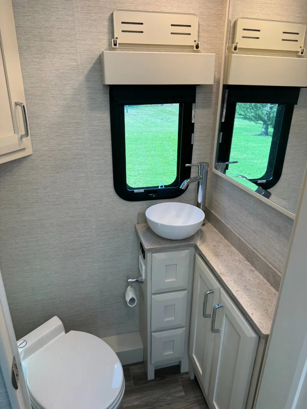 2024 Tiffin Wayfarer 25 RLW, Photos photo 42
