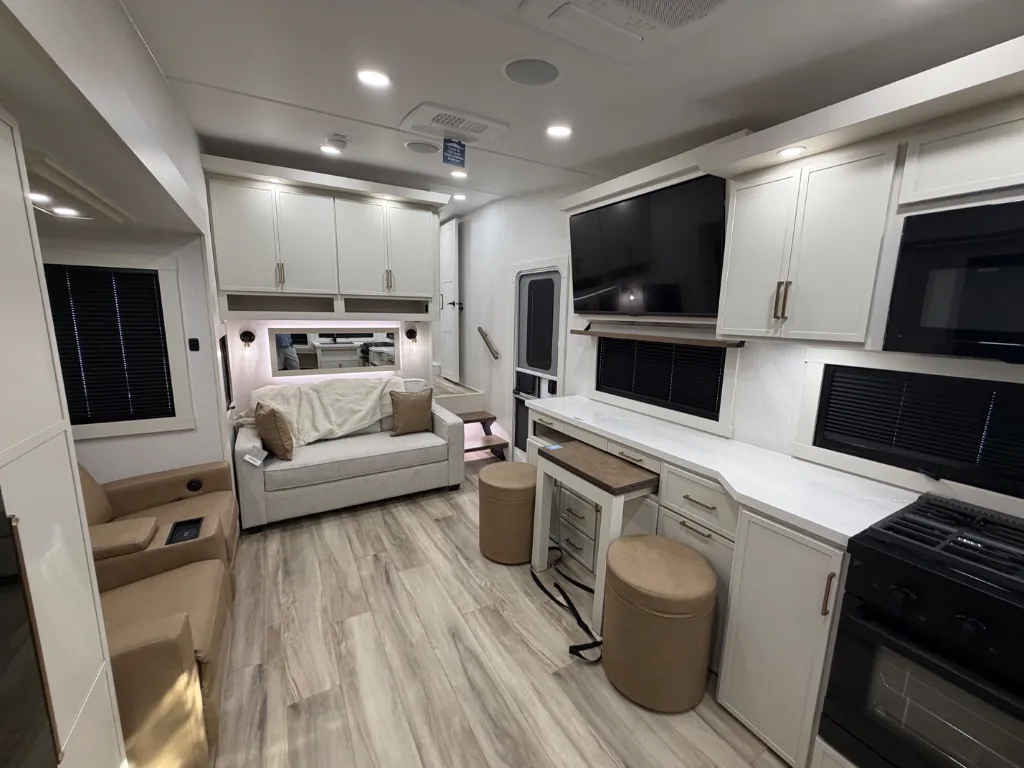 2027 Brinkley Model Z 2680, Photos photo 20