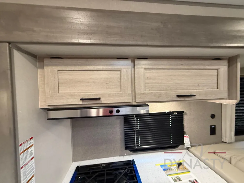 2026 Coachmen Catalina Legacy Edition 323MAZE, Photos photo 31