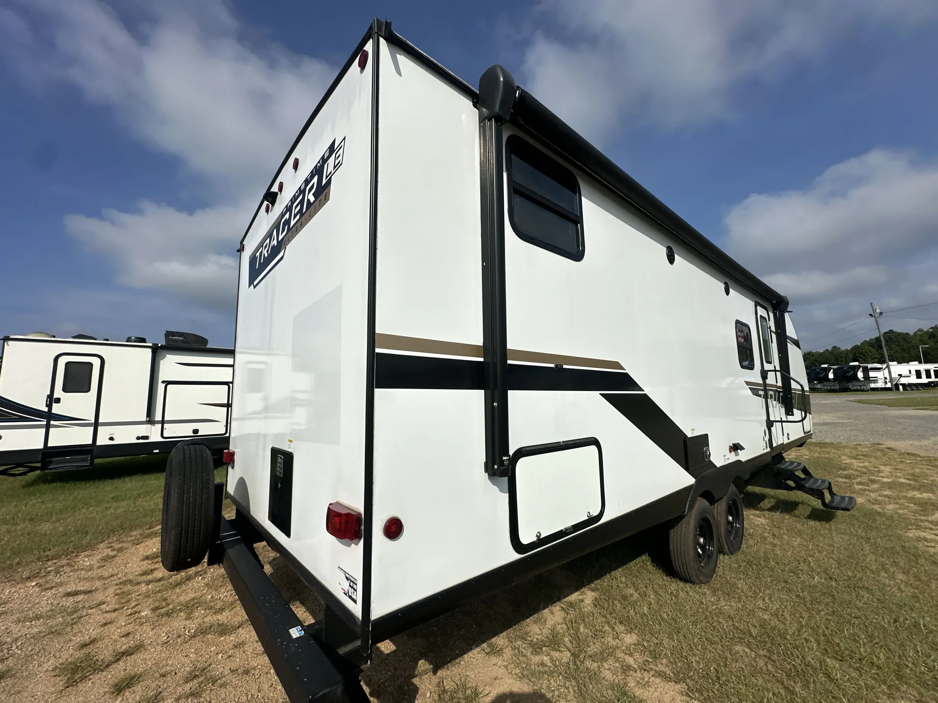 2024 Prime Time Tracer 270BHSLE — living area main