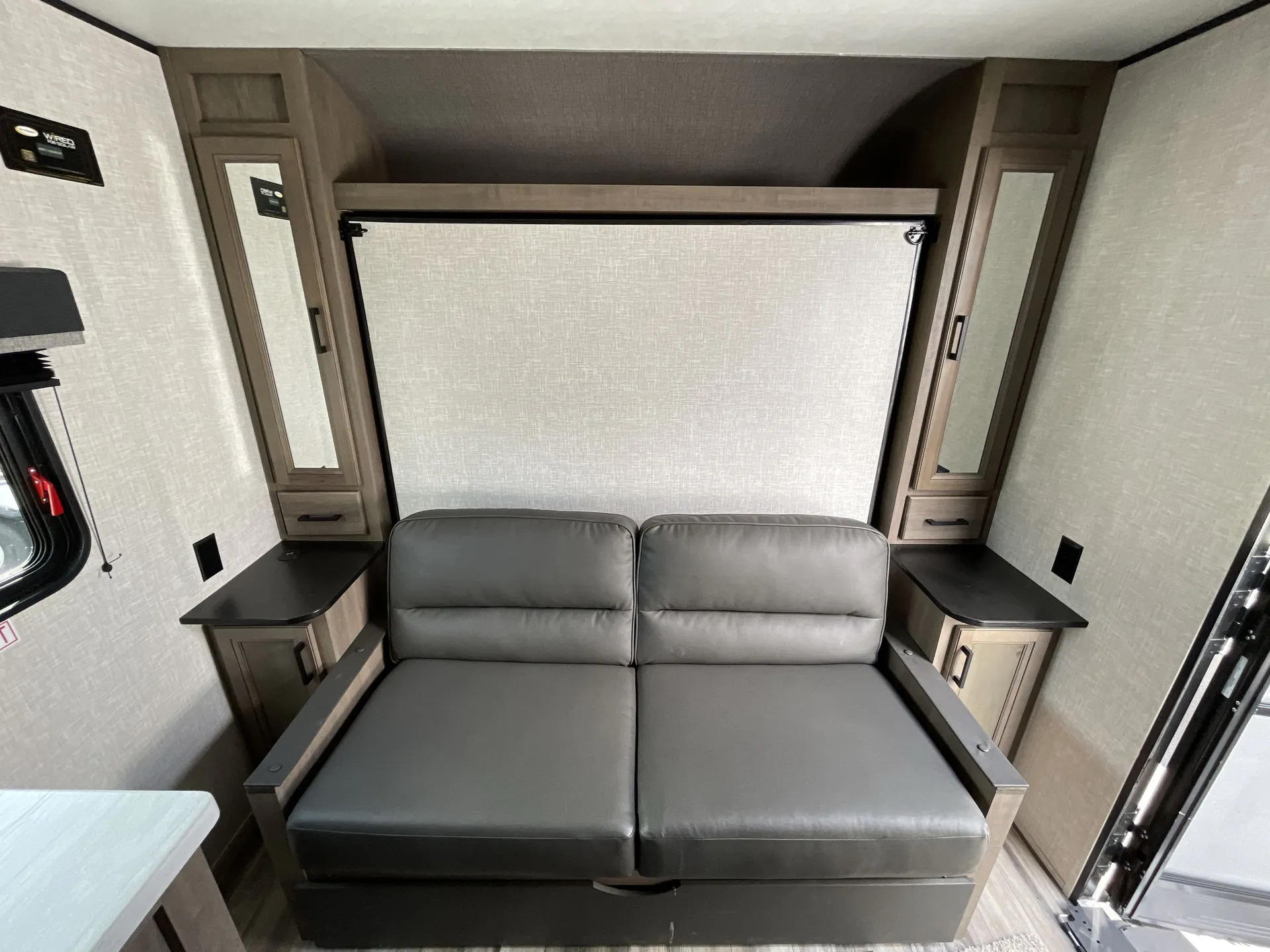 2023 Starcraft Autumn Ridge 20MB — living area main