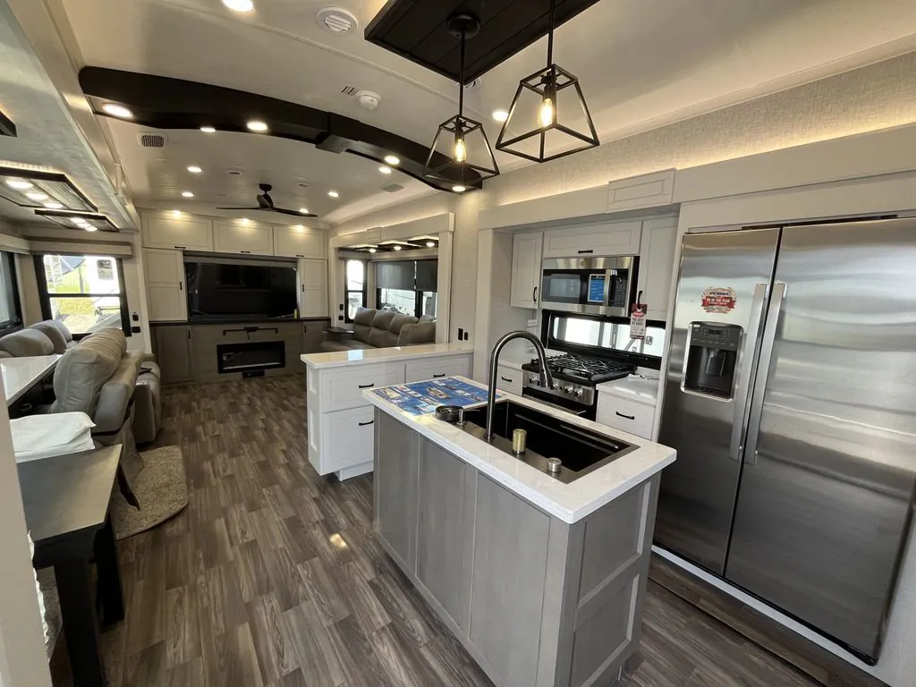 2025 Jayco North Point 381CKRE - Photo 4