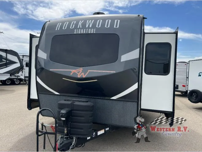2021 Forest River Rockwood Signature Ultra Lite 8324SB - Photo 2