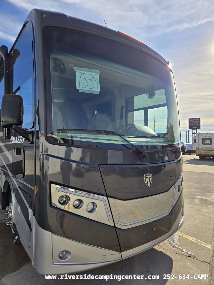 2026 Thor Motor Coach Palazzo GT 33.6 - Photo 3