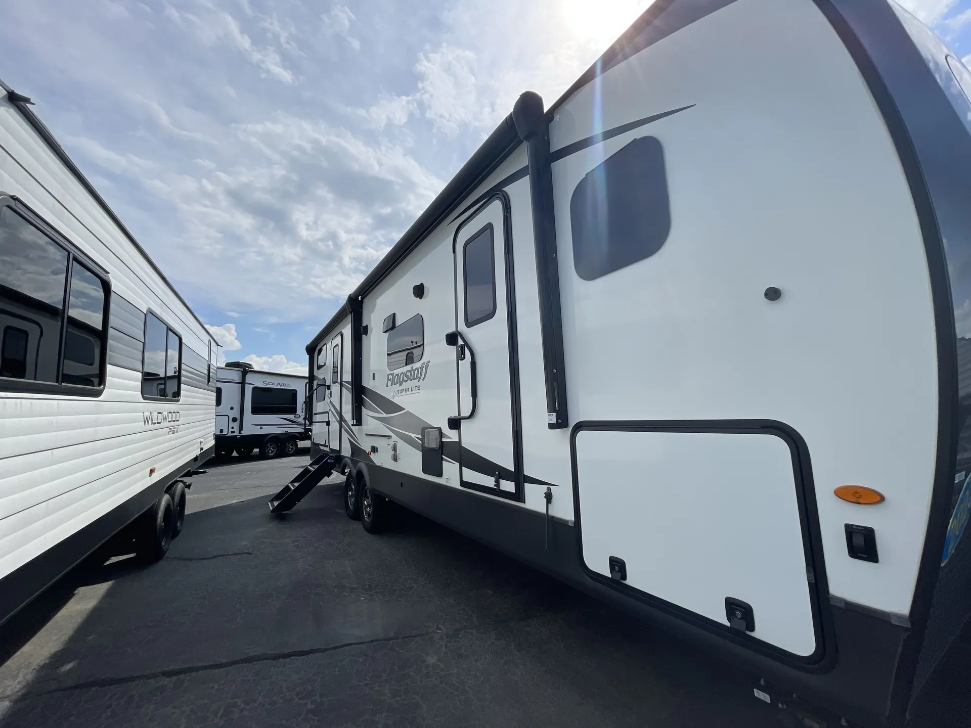 2023 Forest River Flagstaff Super Lite 27BHWS — campside