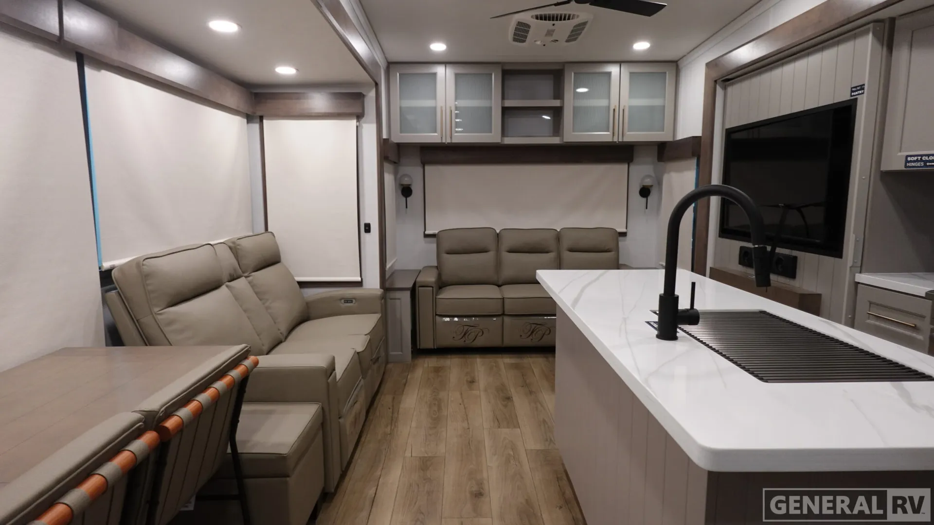 2026 Alliance RV Paradigm 310RL - Photo 3