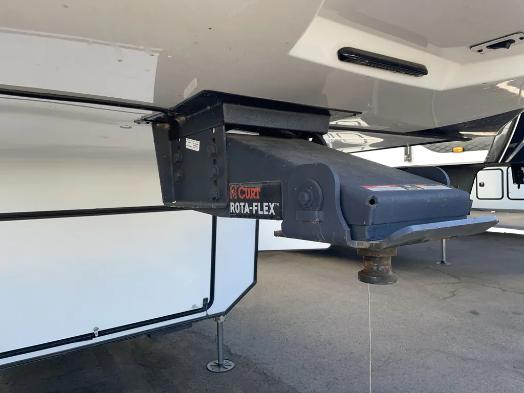 2022 Forest River Cardinal Luxury 380RLX, Photos photo 22