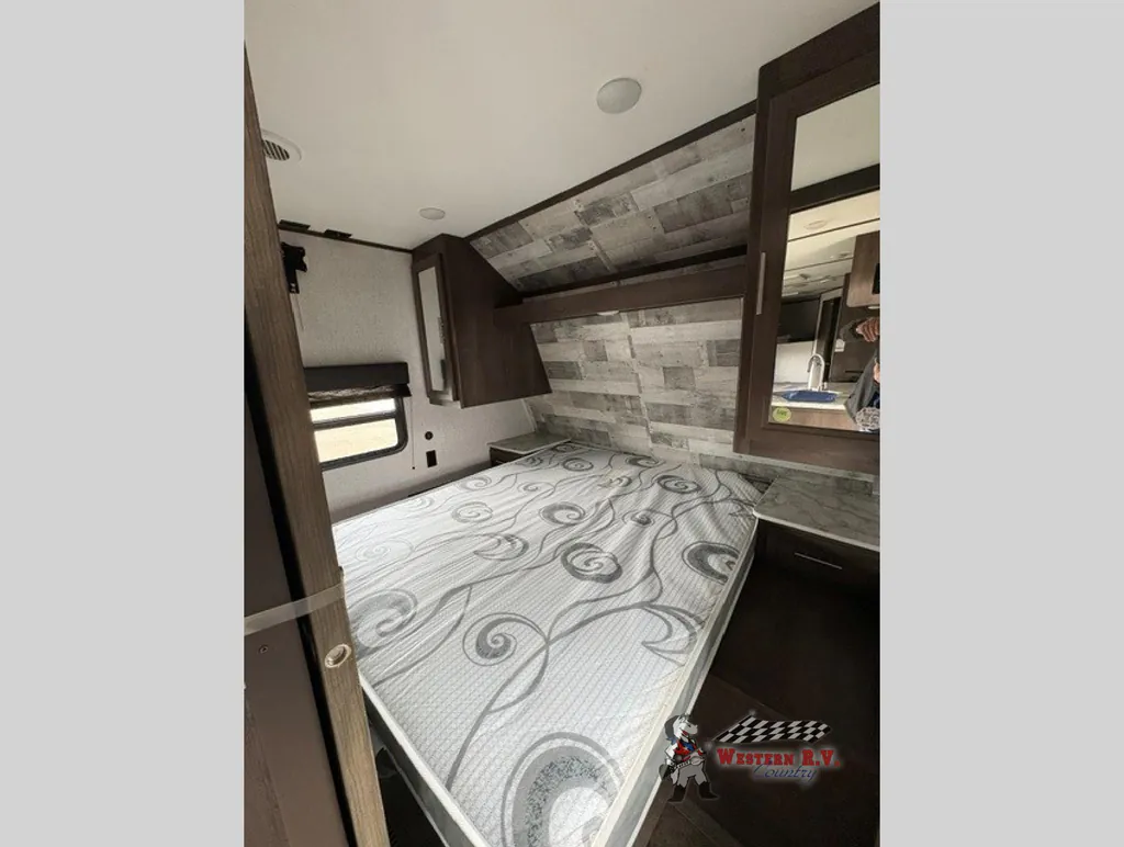 2020 Dutchmen Coleman Lantern 263BH, Photos photo 14