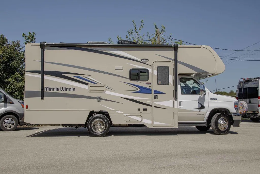 2023 Winnebago Minnie Winnie 22M - Photo 3