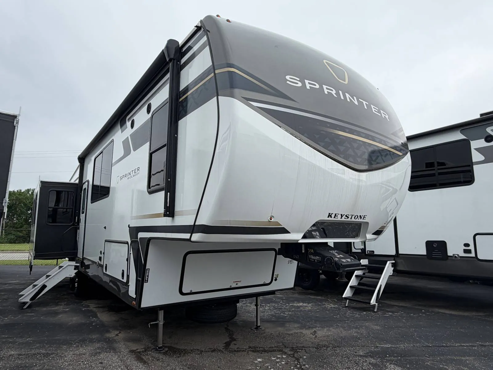 2026 Keystone Sprinter 3590LFT - Photo 2