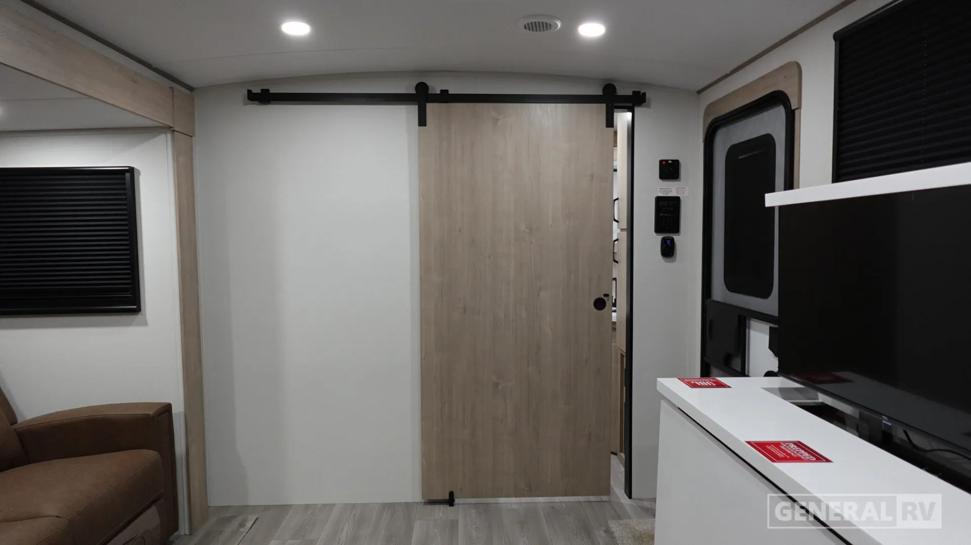 2026 Grand Design Imagine 2700BS - Photo 3