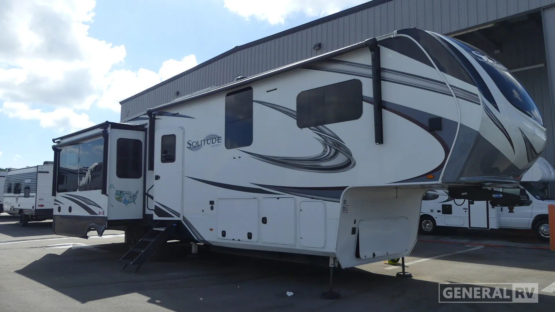 2021 Grand Design Solitude 378MBS - Photo 2
