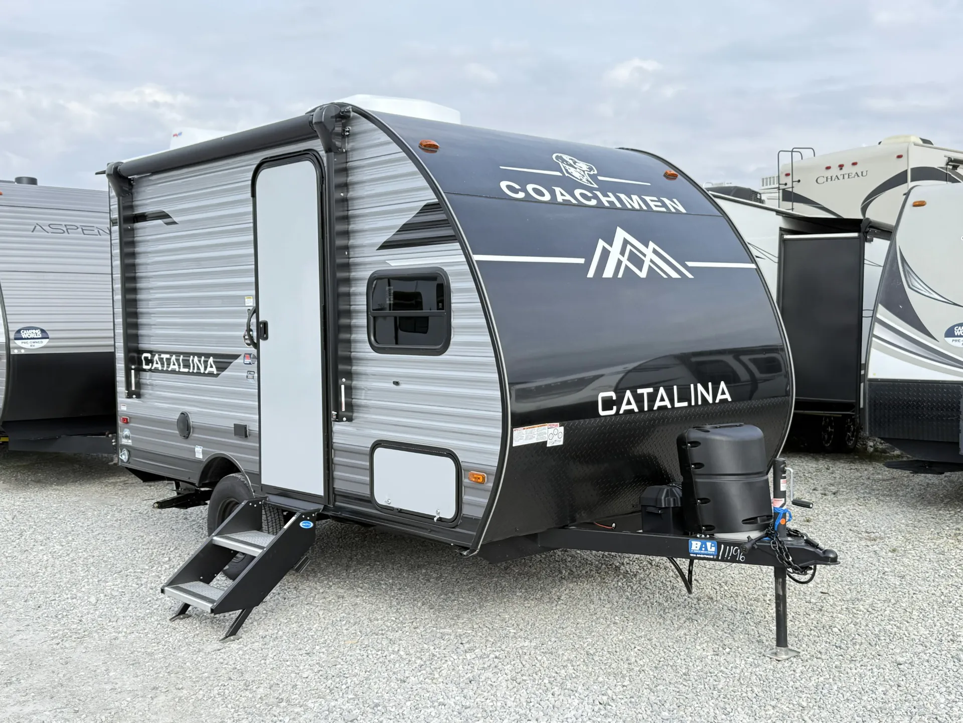 2025 Coachmen Catalina Summit Series 7 134RKX - Photo 2