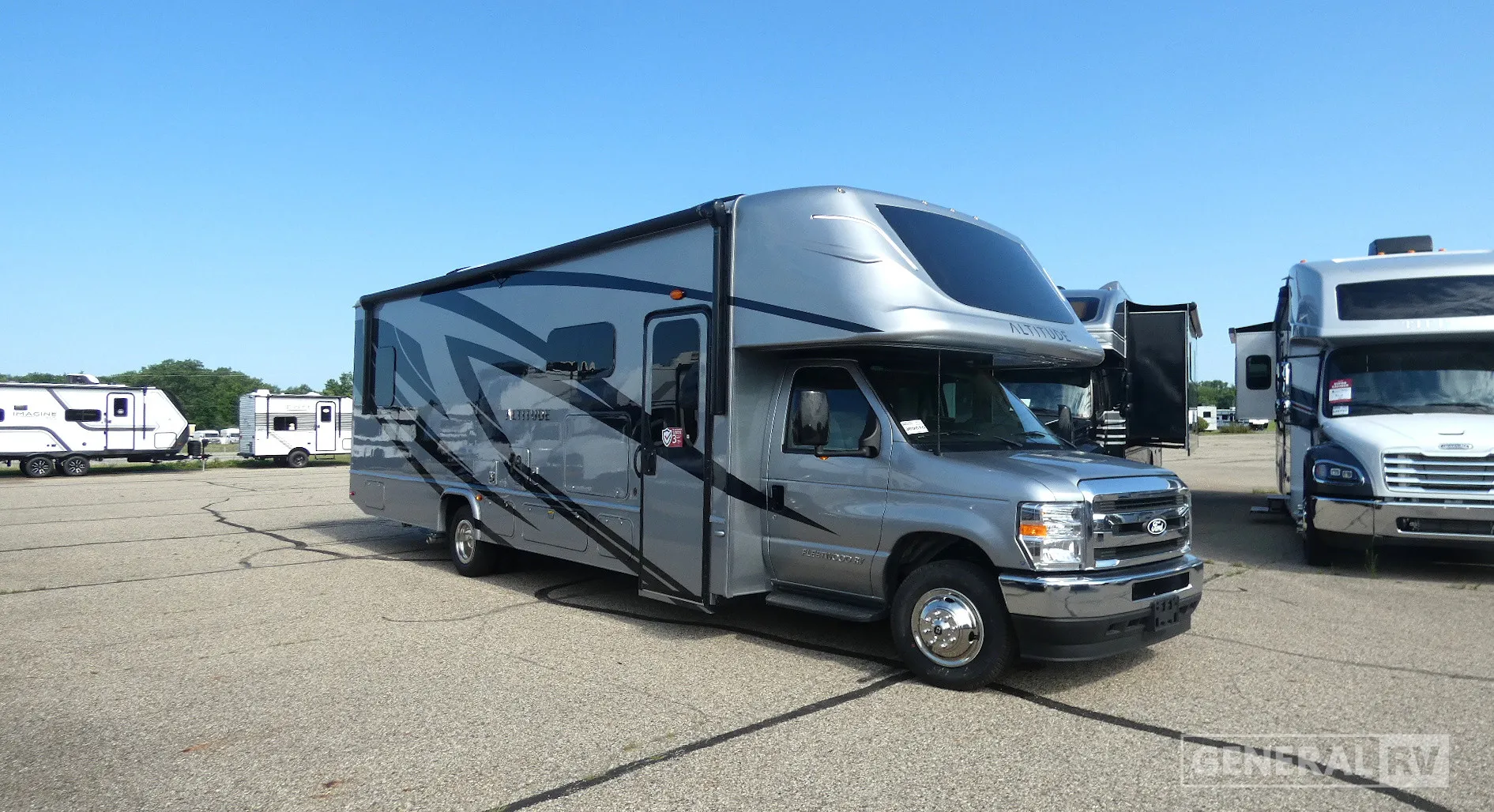 2027 Fleetwood Altitude 29H - Photo 2