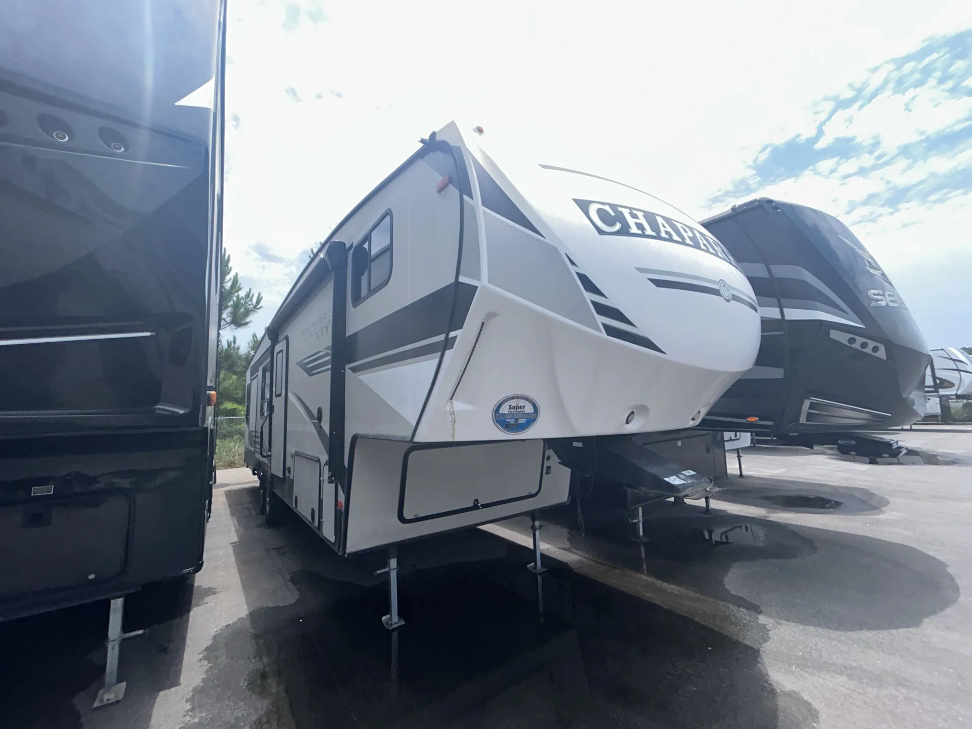2021 Coachmen Chaparral Lite 284RL - Photo 2