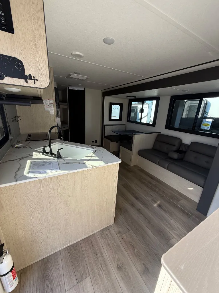 2026 Shasta RVs i-5 Edition 527BHS, Photos photo 7