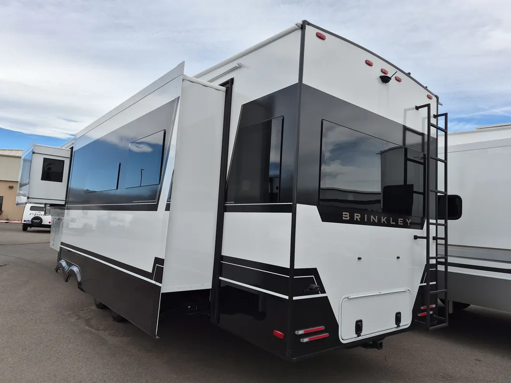 2026 Brinkley Model Z 3600, Photos photo 12