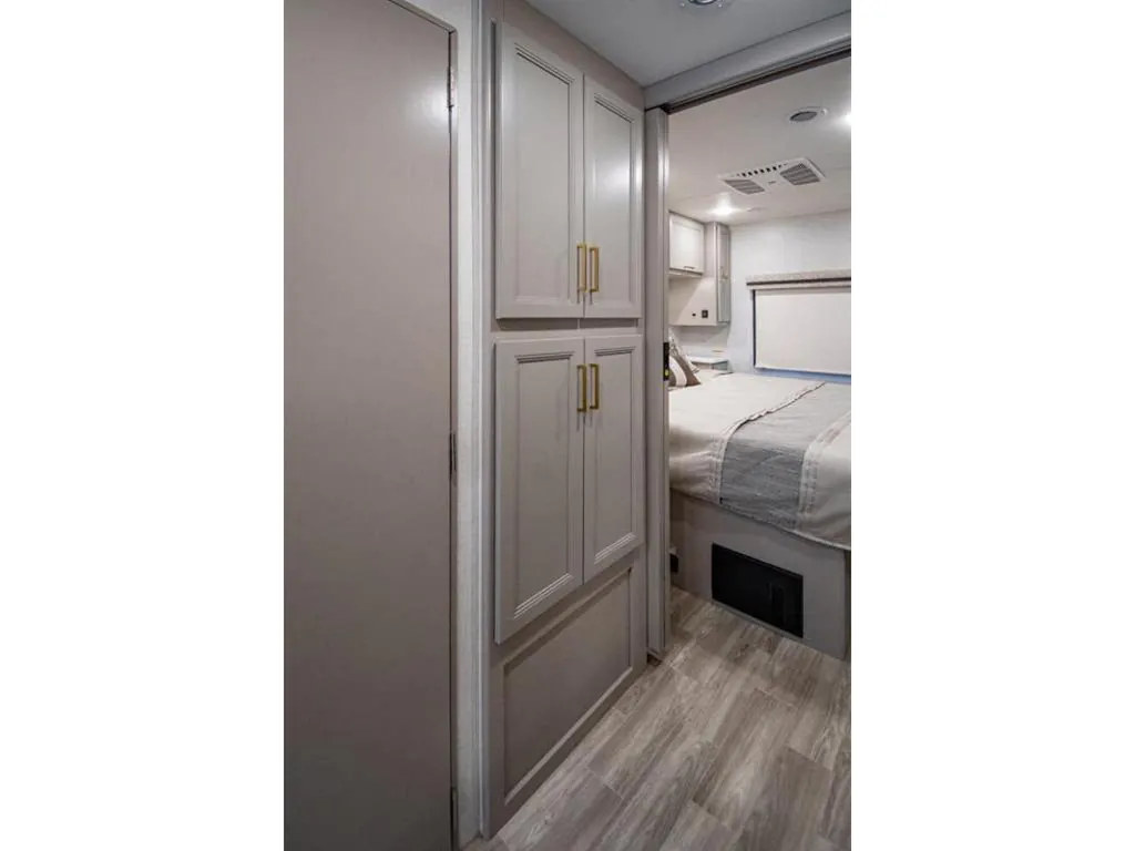 2026 Thor Motor Coach Windsport 29L, Photos photo 25