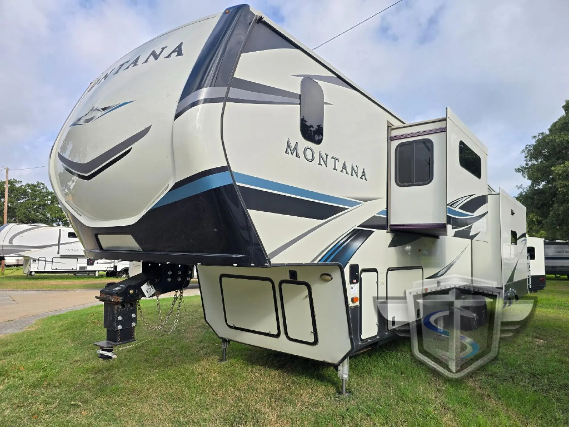 2021 Keystone Montana 3931FB - Photo 4