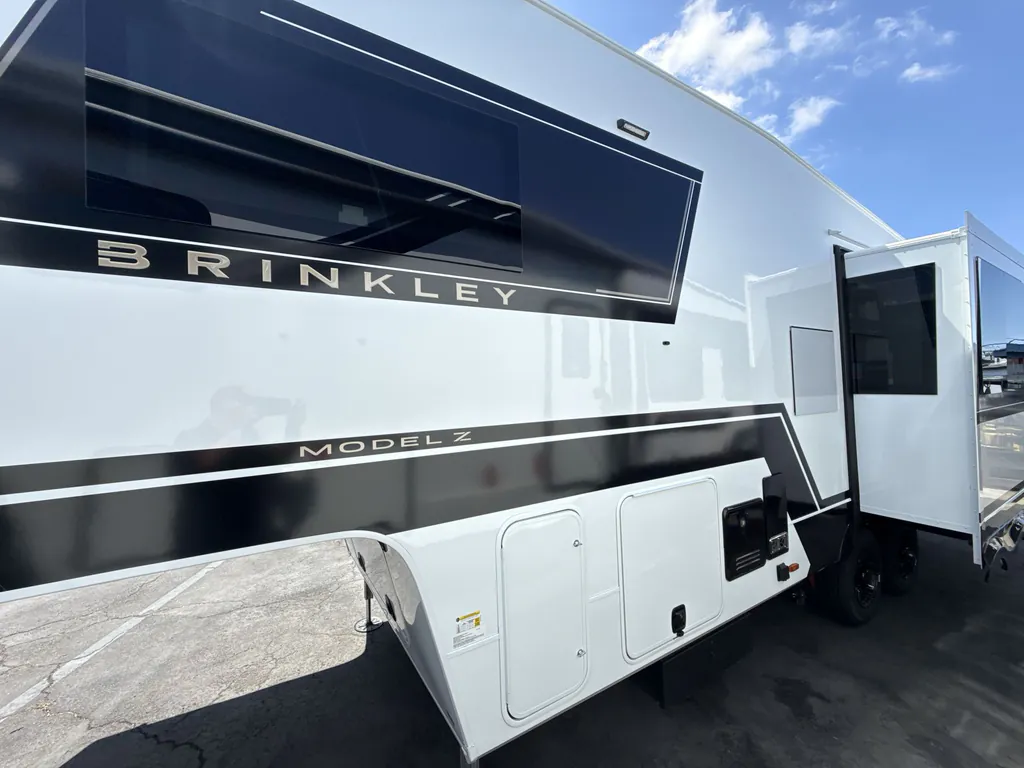 2027 Brinkley Model Z 2680, Photos photo 32