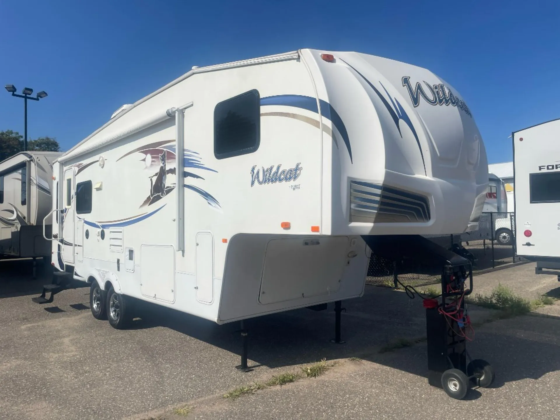 2010 Forest River Wildcat 27RL - Photo 2
