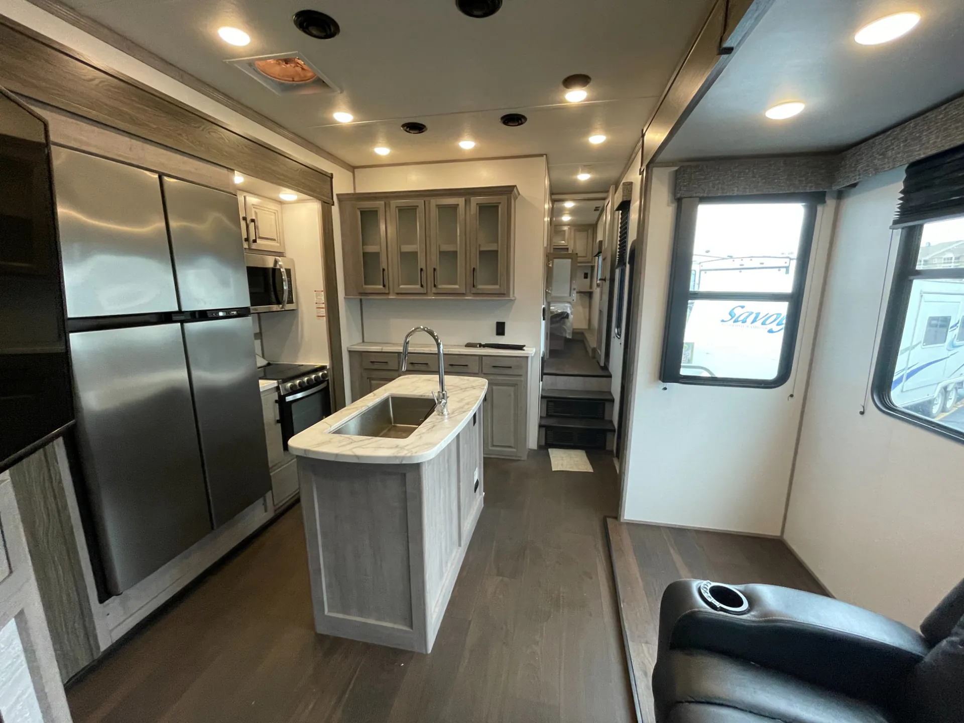 2023 Dutchmen Voltage Triton 3911 - Photo 3