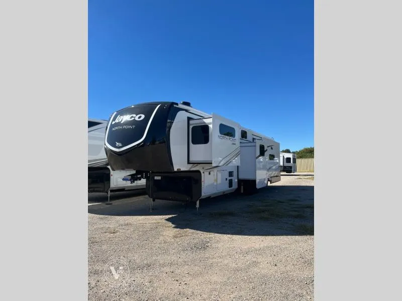 2026 Jayco North Point 377RLBH - Photo 3