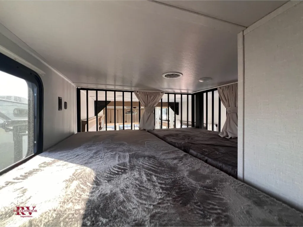 2027 Forest River Salem Villa 40FKP, Photos photo 16