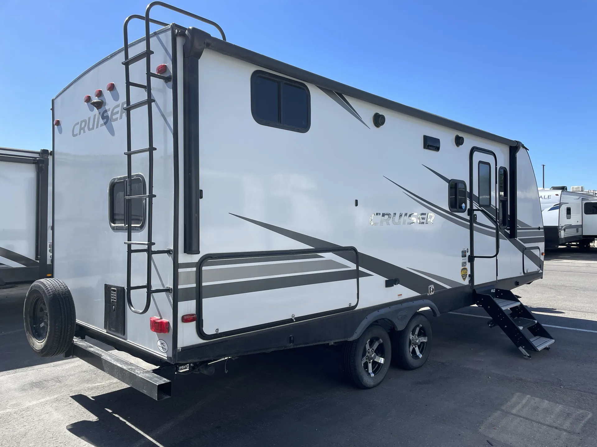 2021 CrossRoads Cruiser Aire CR22BBH — living area main