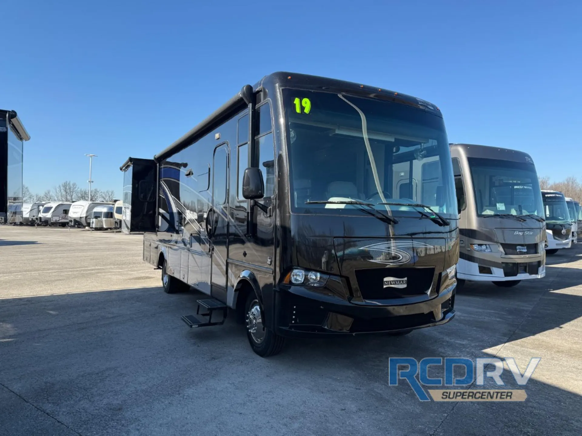 2019 Newmar Bay Star Sport 3008 - Photo 2