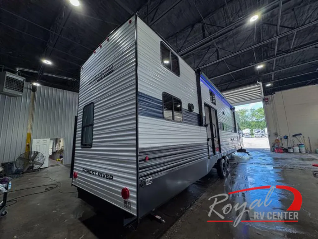 2026 Forest River Cherokee Timberwolf 39DC, Photos photo 3
