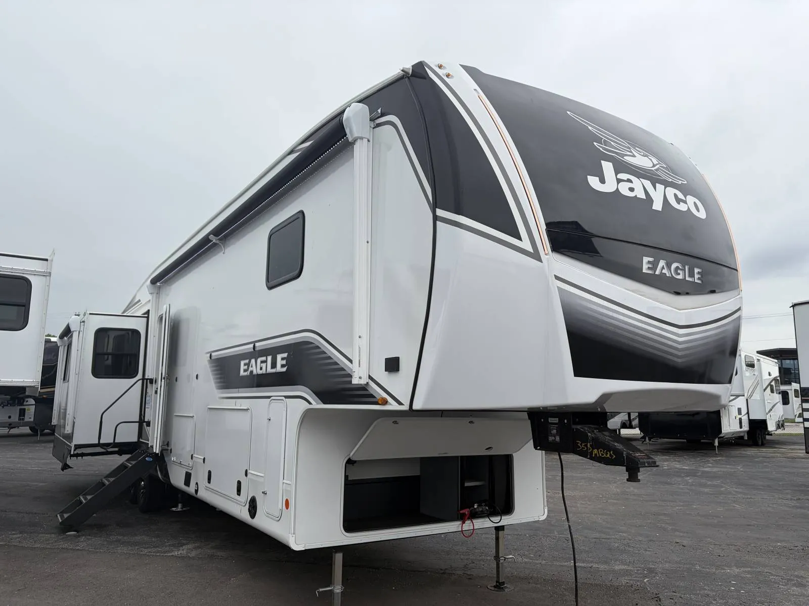 2026 Jayco Eagle 355MBQS - Photo 2