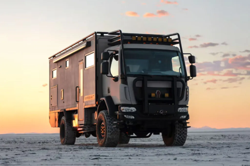 2025 Storyteller Overland Epic GXV AWD - Main photo