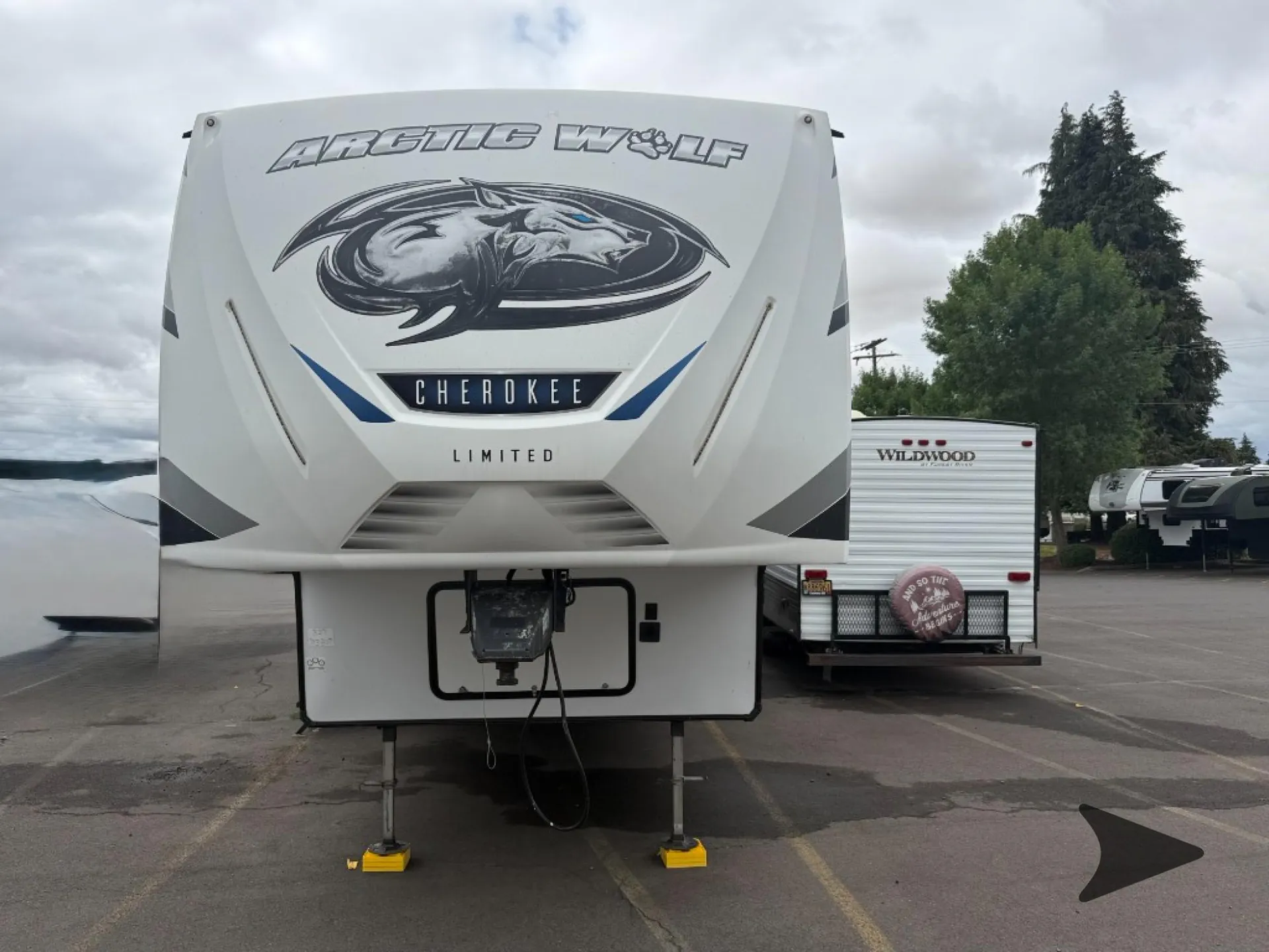 2022 Forest River Cherokee Arctic Wolf 327MB - Photo 4