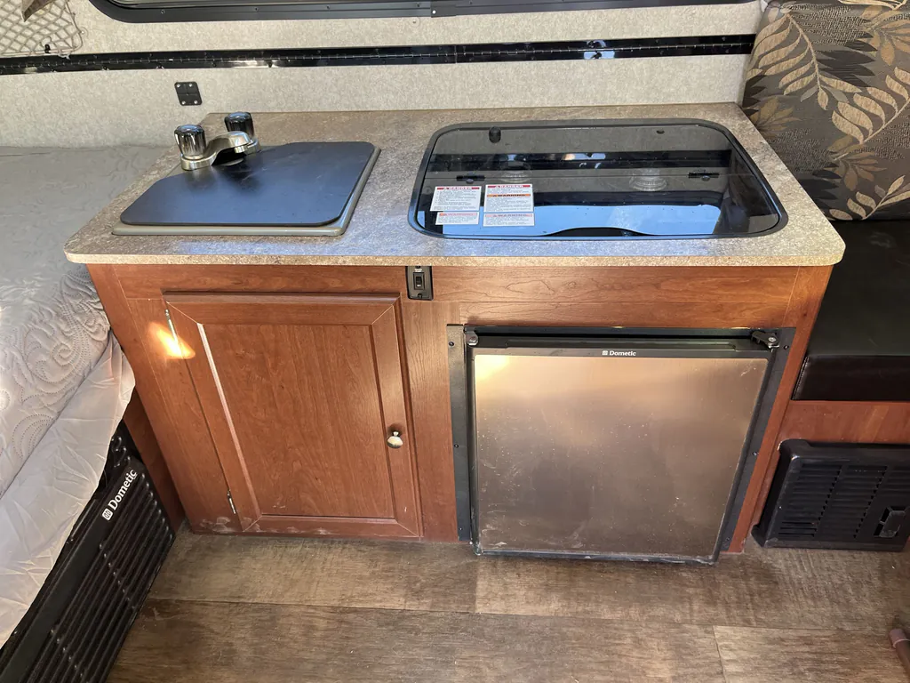 2017 Forest River Rockwood Hard Side A122BH, Photos photo 12