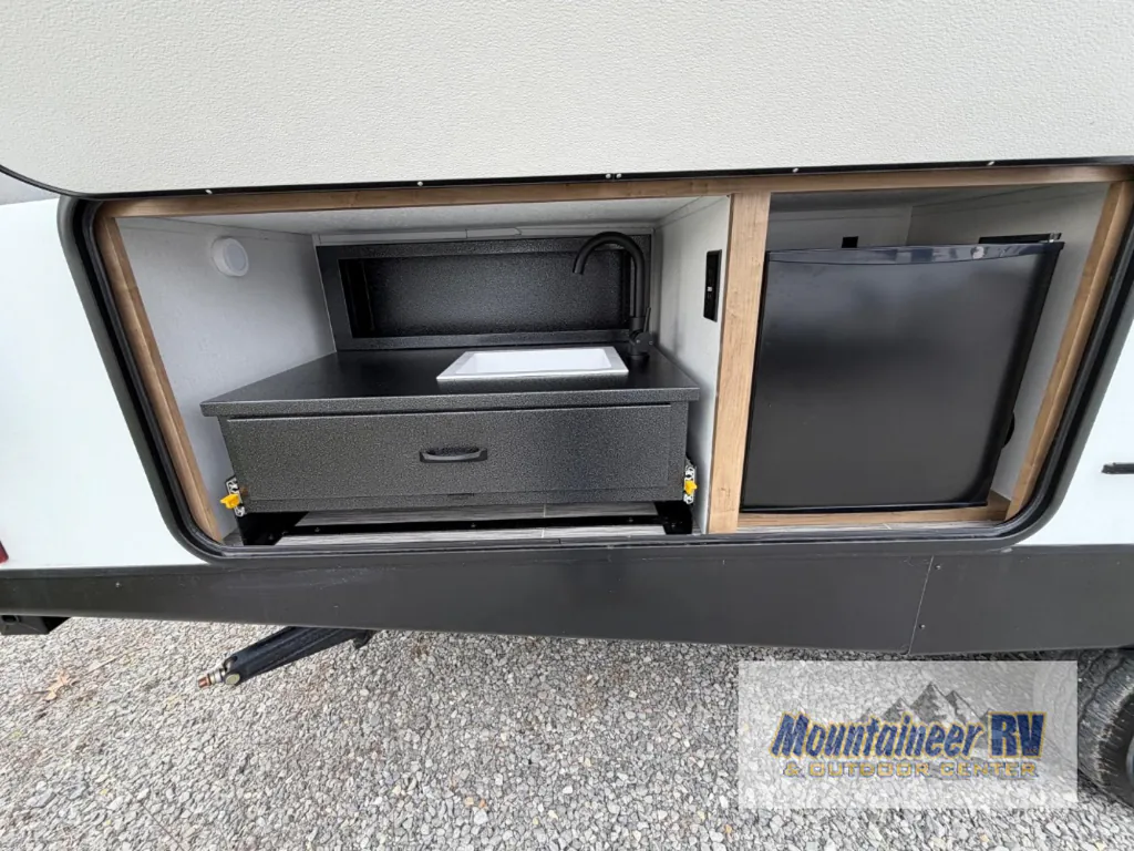 2024 Coachmen Freedom Express Ultra Lite 274RKS, Photos photo 18