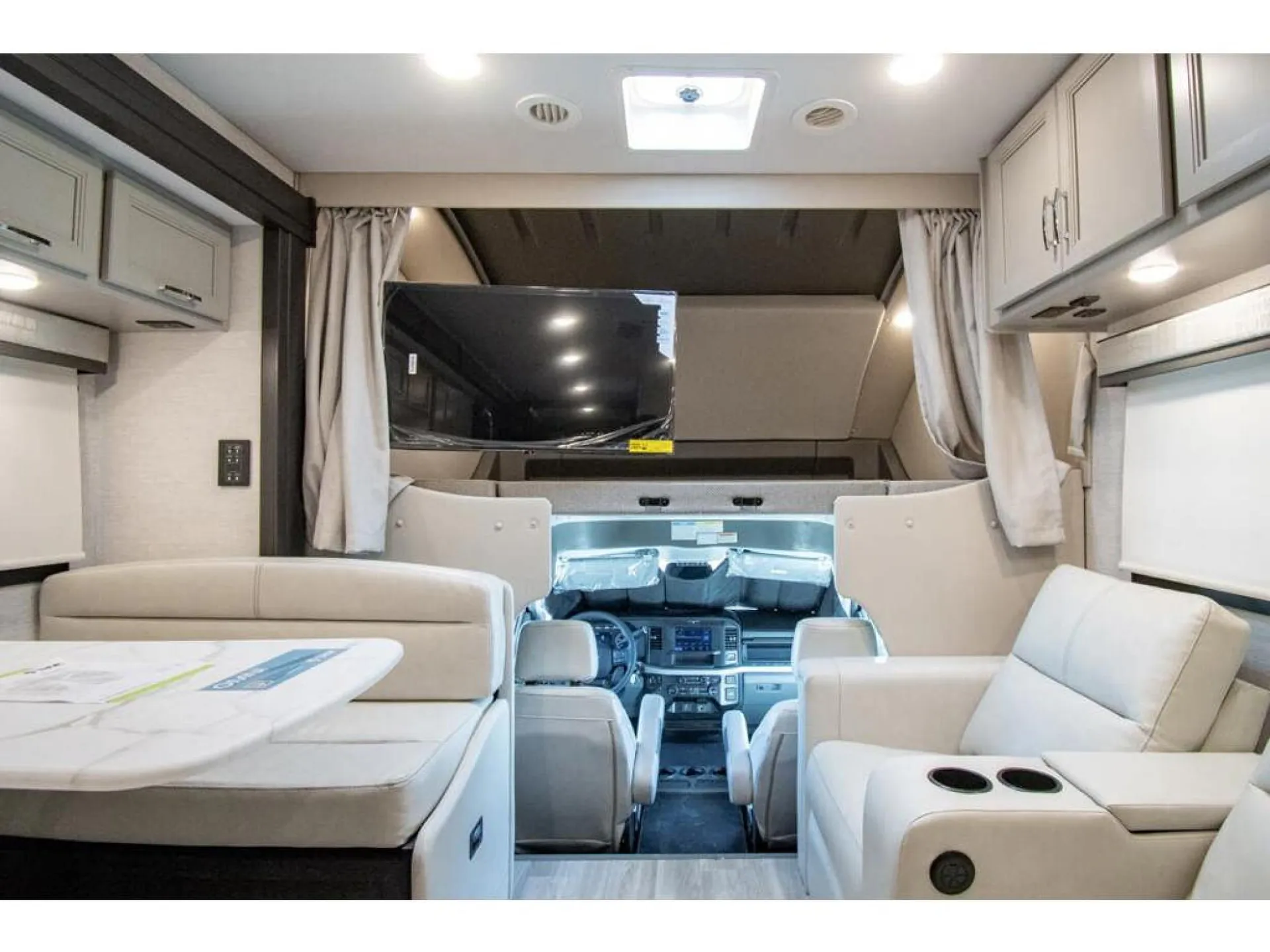2026 Thor Motor Coach Omni Trail L35 - Photo 4