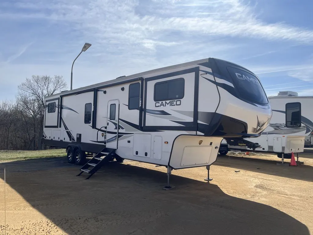2021 CrossRoads Cameo CE4031FL - Photo 2