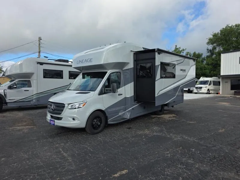2027 Grand Design Lineage Series M 25FW - Photo 4