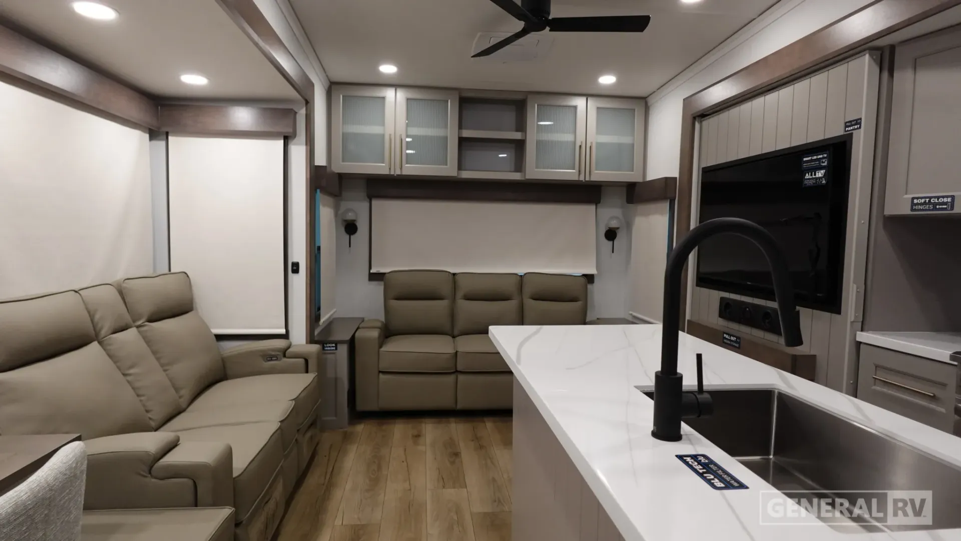 2026 Alliance RV Paradigm 310RL - Photo 3