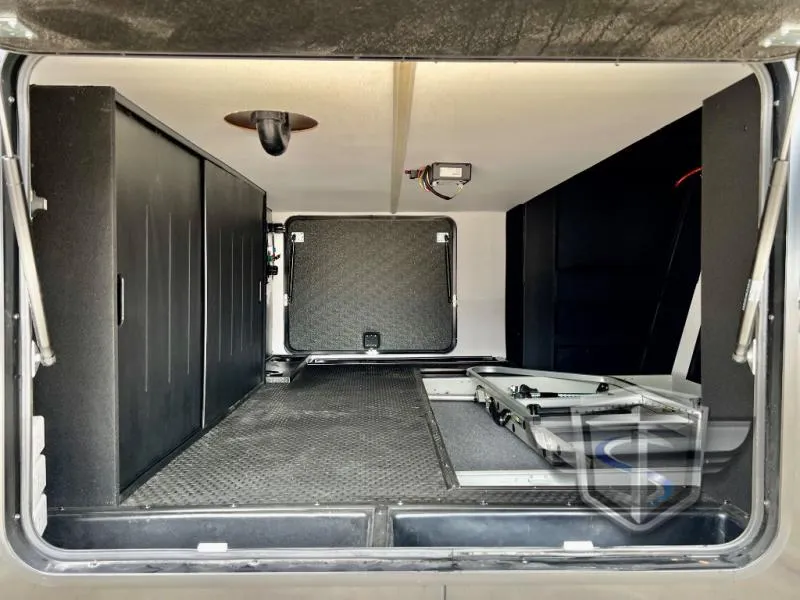 2027 Axiom RV Vendetta V4250SP - Photo 4