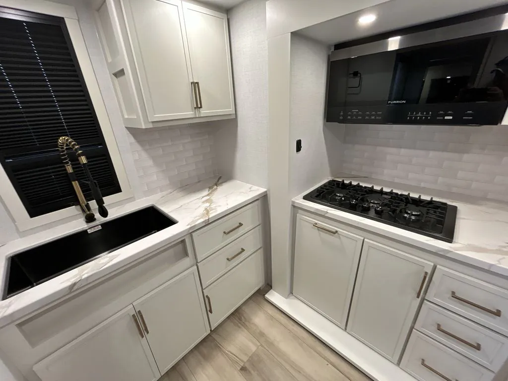 2026 Brinkley Model Ix 23X, Photos photo 8